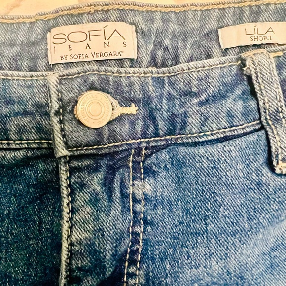 Sofia Jeans by Sofia Vergara Lila Short Distressed Denim Cutoff - Picture 3 of 4